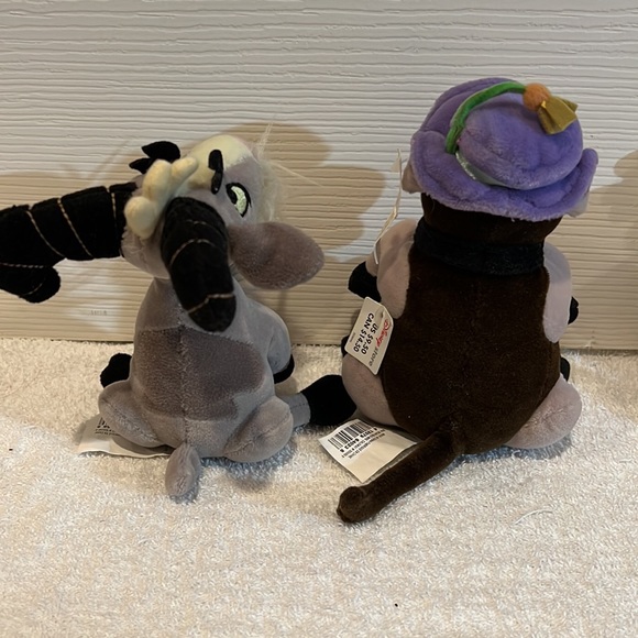 Disney’s Mrs. Caloway and Jeb Goat from Home on the Range 2004 - Picture 4 of 12